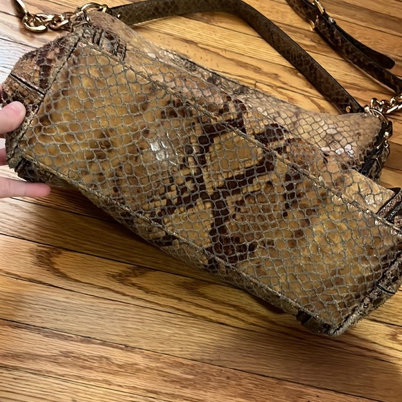 Women’s Michael Kors Limited edition snakeskin brown and gold shoulder bag - Picture 4 of 10